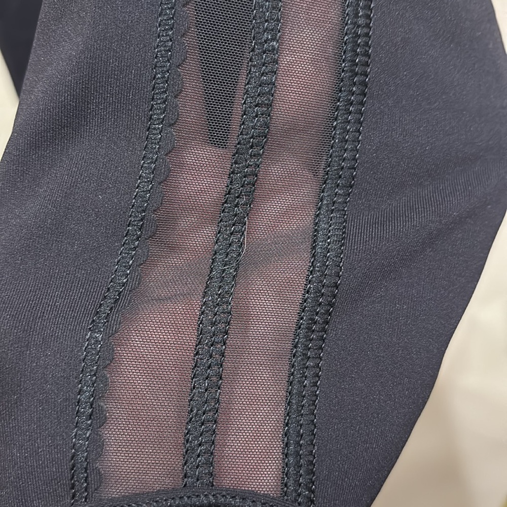 Lululemon Black High-Waisted Leggings - Picture 6 of 6